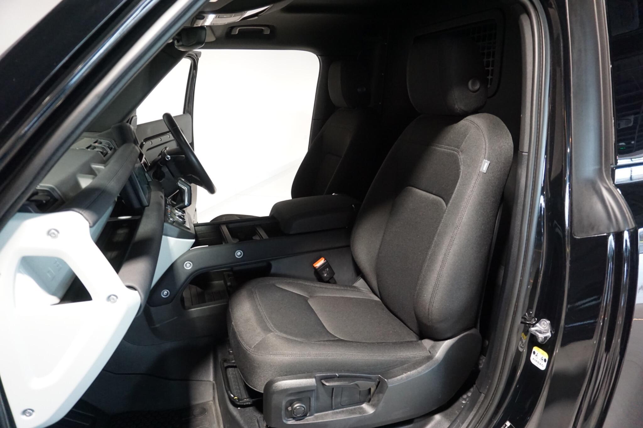 Land Rover Defender 90 3.0 D250 MHEV Hard Top SUV 3dr Diesel Auto 4WD SWB Euro 6 (s/s) (250 ps)